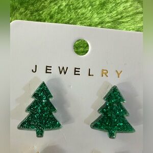 Green Christmas Tree Earrings NWT